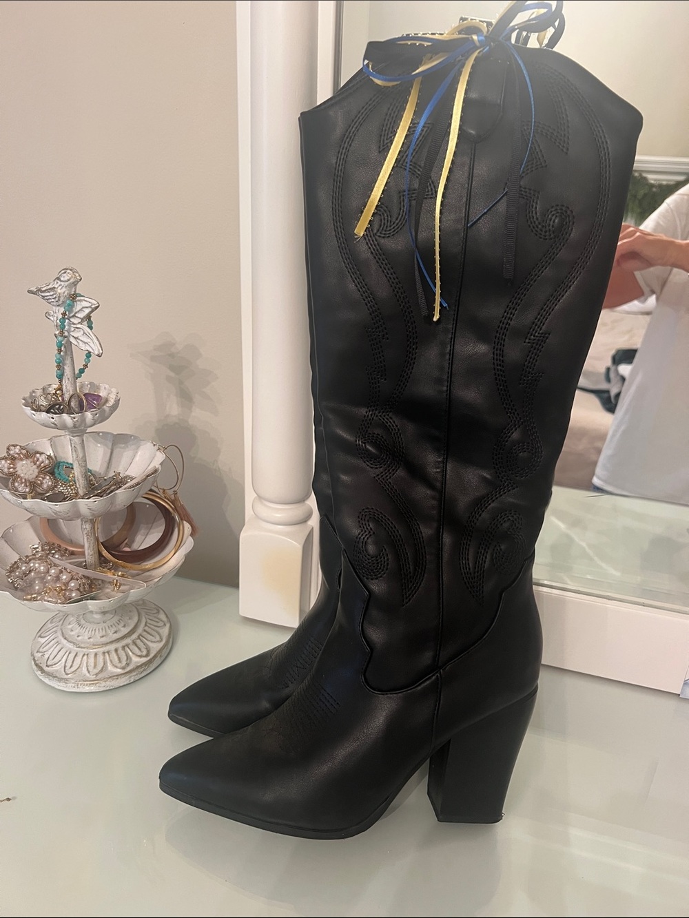 Black Women's Western Knee-High Boots - Stylish Dress Heel size 8.5 Game Day